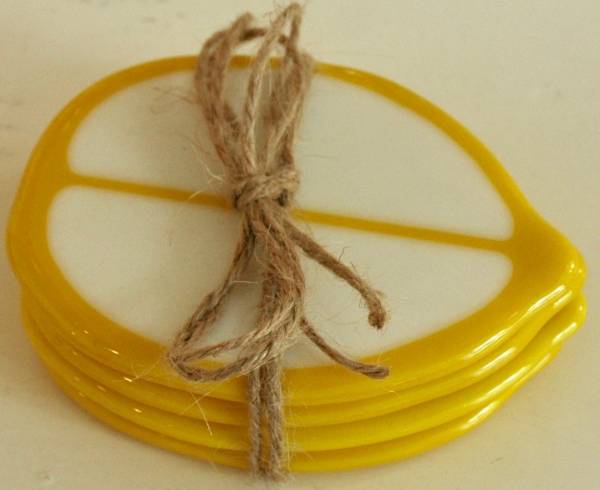 - a , Glass Sculpture by Lindsay Telling, measuring 8 x 12 cm (H x W) £38